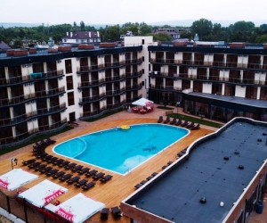 Dream Hotel